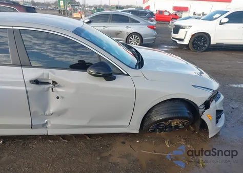 2024 Kia K5 Gt-Line z USA, uszkodzony, nr VIN 5XXG64J20RG262407